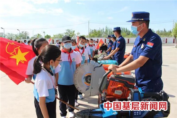 乌苏四中师生走进森林消防零距离体验消防生活