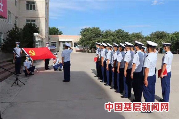 为党庆生丨巩留县森林消防大队组织观看建党100周年庆祝大会