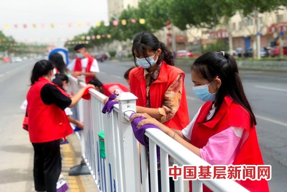 返乡大学生志愿服务助力家乡洛浦发展建设