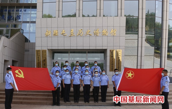 参观图市三馆 传承历史使命 弘扬兵团精神