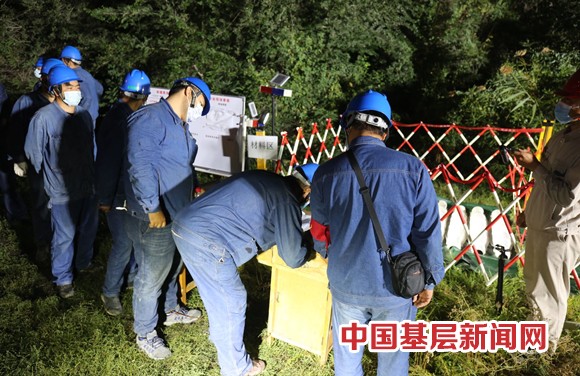 乌鲁木齐供电公司：黄金产业园河滩沿线道路配网线路入地工程竣工