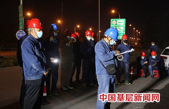 乌鲁木齐供电公司：黄金产业园河滩沿线道路配网线路入地工程竣工