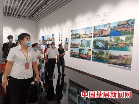 泰琇社区组织党员志愿者参观新疆中国共产党历史展览馆