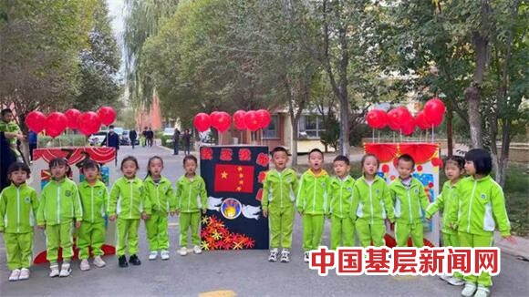 乌鲁木齐市阳光伟才幼儿园小朋友童心向党共庆祖国生日