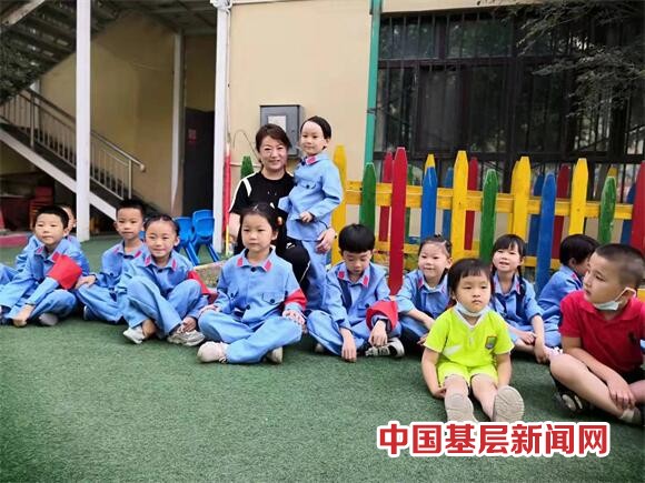 乌鲁木齐市阳光伟才幼儿园小朋友童心向党共庆祖国生日