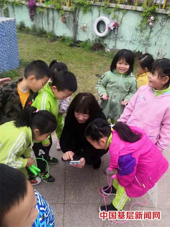 乌鲁木齐市阳光伟才幼儿园小朋友童心向党共庆祖国生日