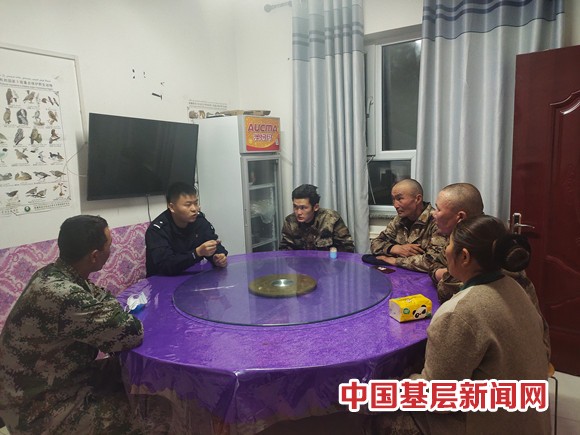 青河县边境警务站开展 “向英模学习、做戍边卫士”活动