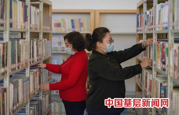 新疆洛浦县：书香寄真情，北京市为洛浦图书馆捐赠50万元图书