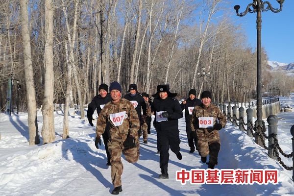新疆阿勒泰：喜迎元旦健身跑
