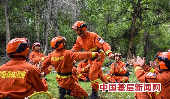 新疆巴州森林消防支队巴伦台驻防分队全力做好端午节期间森林草原科普宣教工作