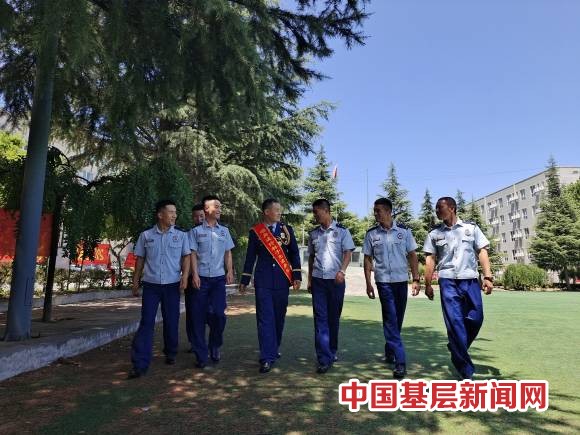 咱身边的好样子|在学习先进典型事迹中激发奋进力量