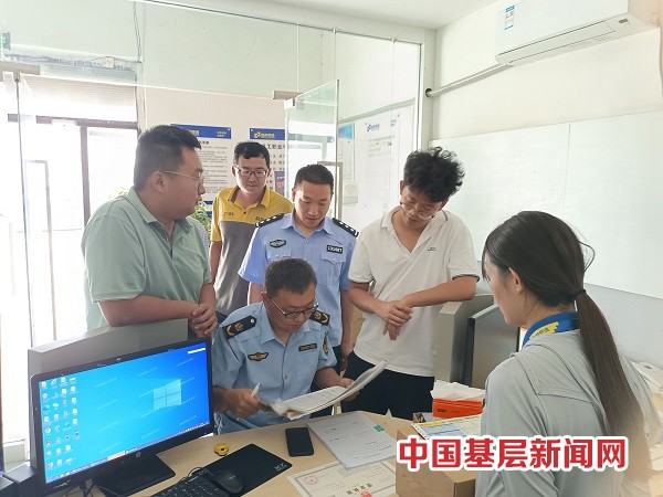 和硕县公安局联合交通运输管理局开展物流寄递业安全检查