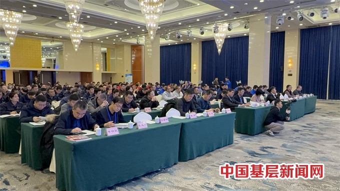 “首届新时代班组建设暨创新发展兑标交流大会”在乌鲁木齐市隆重召开